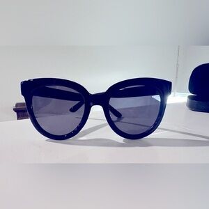 GUC. Reality Oversized Black Cat-Eye Sunglasses | Glossy Frame + Case
